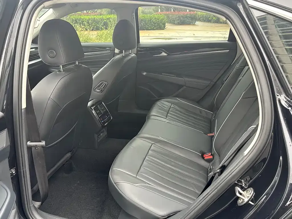 Volkswagen Passat 2022 из CN, фото 7