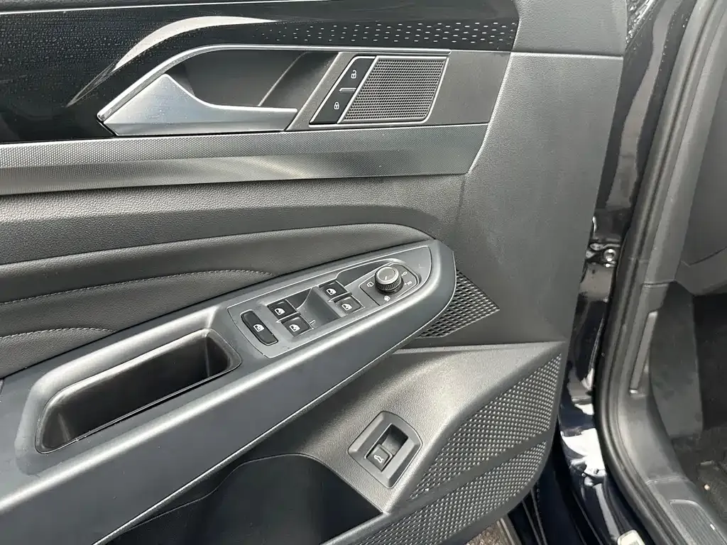 Volkswagen Passat 2022 из CN, фото 8