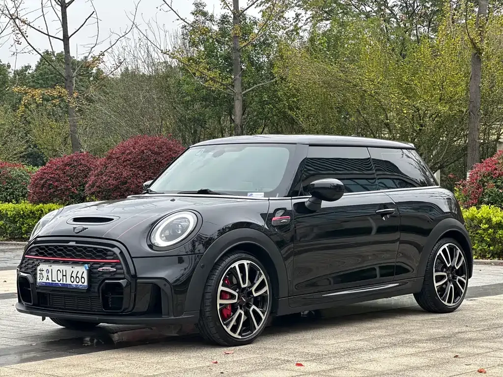 MINI JCW (John Cooper Works)