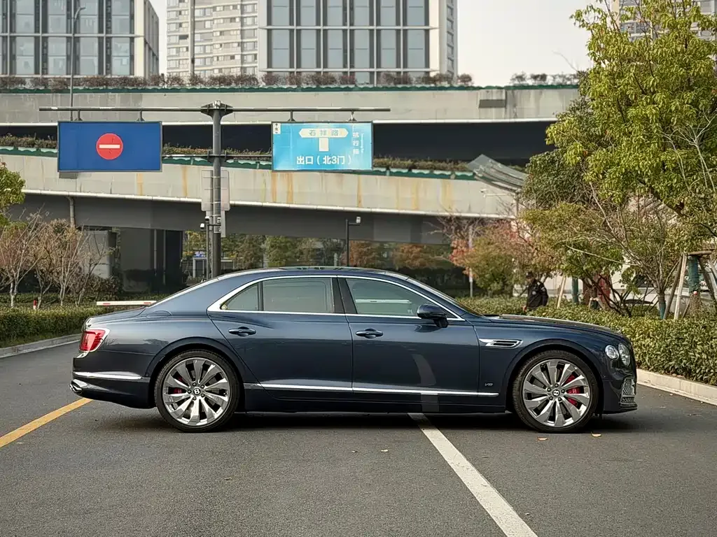 Bentley Flying Spur 2022 из CN, фото 4
