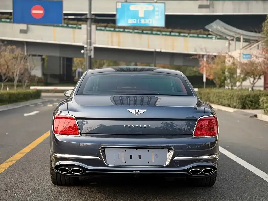 Bentley Flying Spur 2022 из CN, фото 5