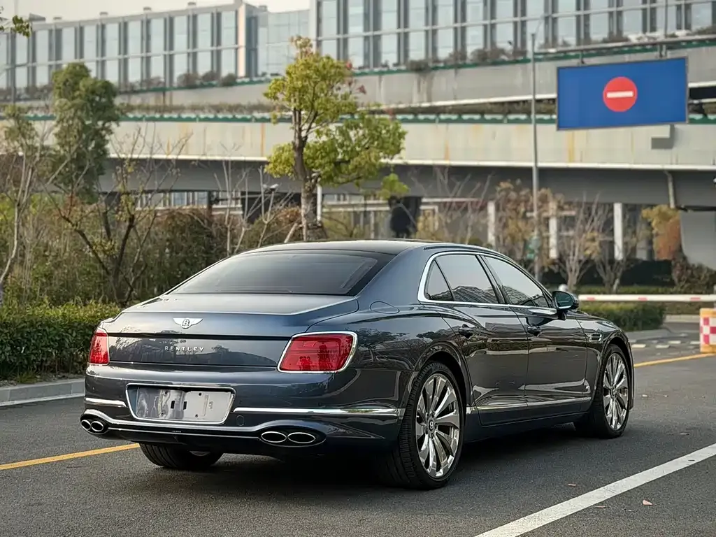 Bentley Flying Spur 2022 из CN, фото 6