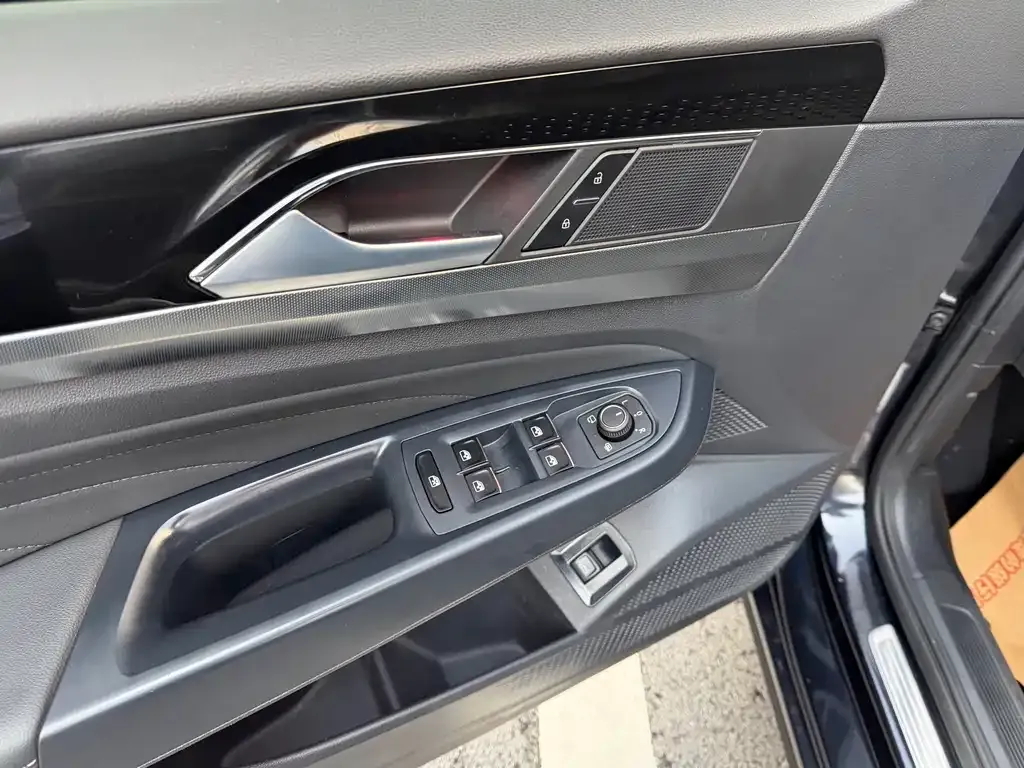 Volkswagen Passat — фото 10