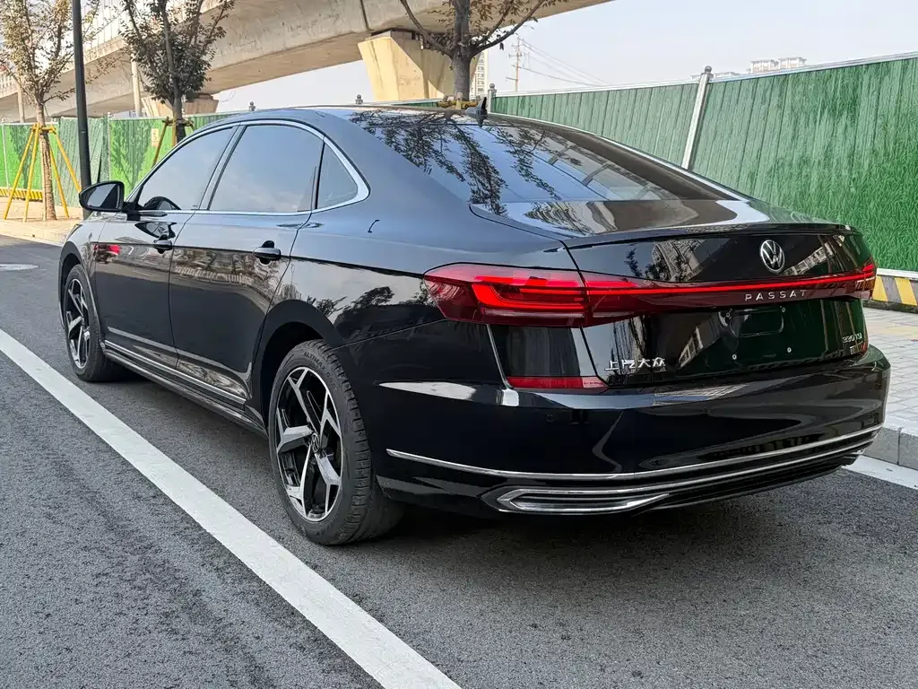 Volkswagen Passat — фото 7