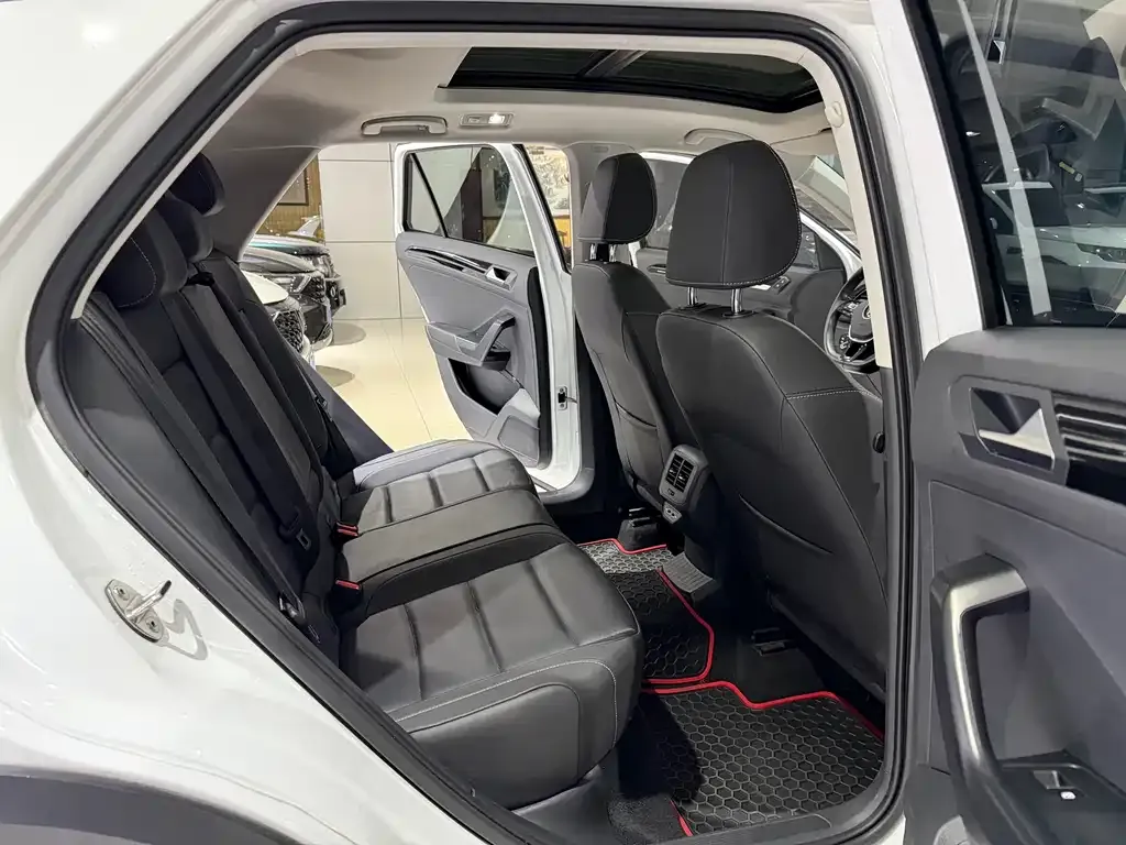 Volkswagen T-Roc 2022 из CN, фото 10