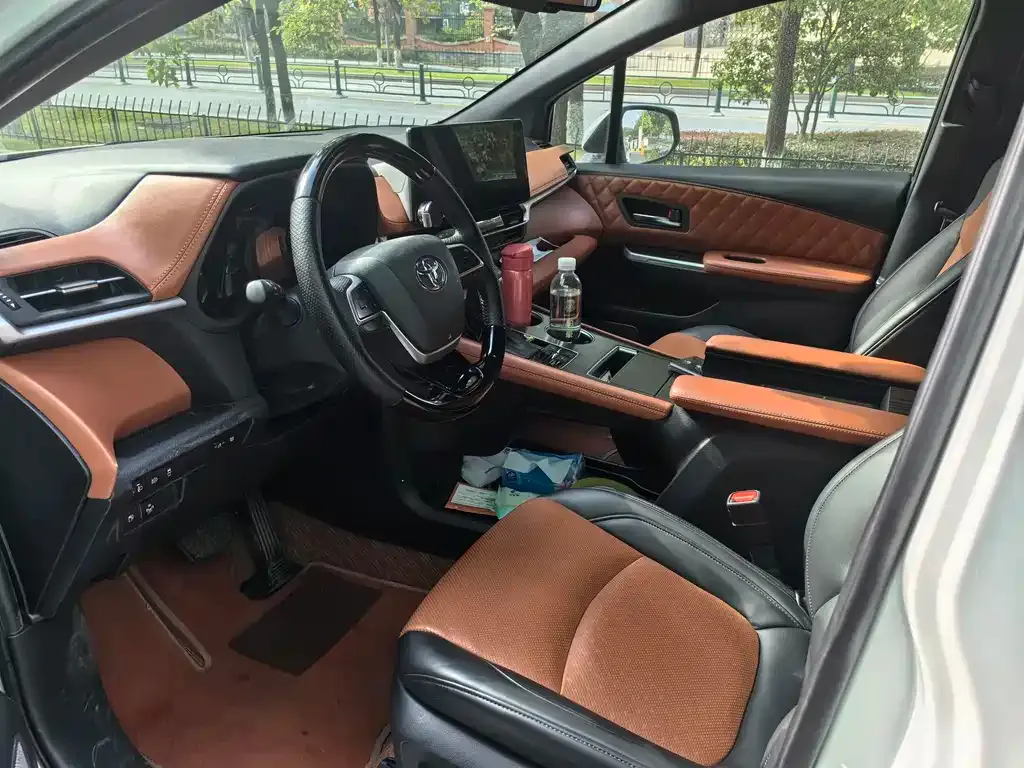 Toyota Sienna 2022 из CN, фото 7