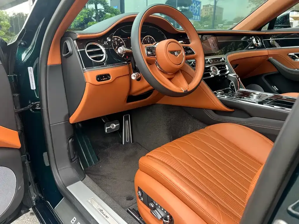 Bentley Flying Spur 2023 из CN, фото 4