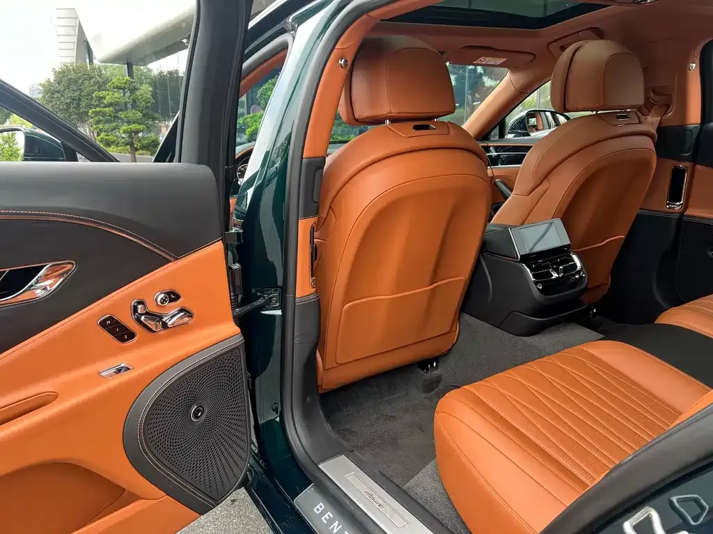 Bentley Flying Spur 2023 из CN, фото 9