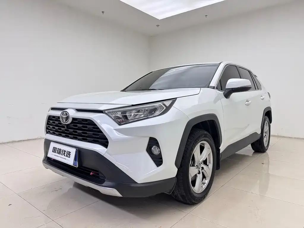 Toyota RAV4 2021 из CN, фото 1