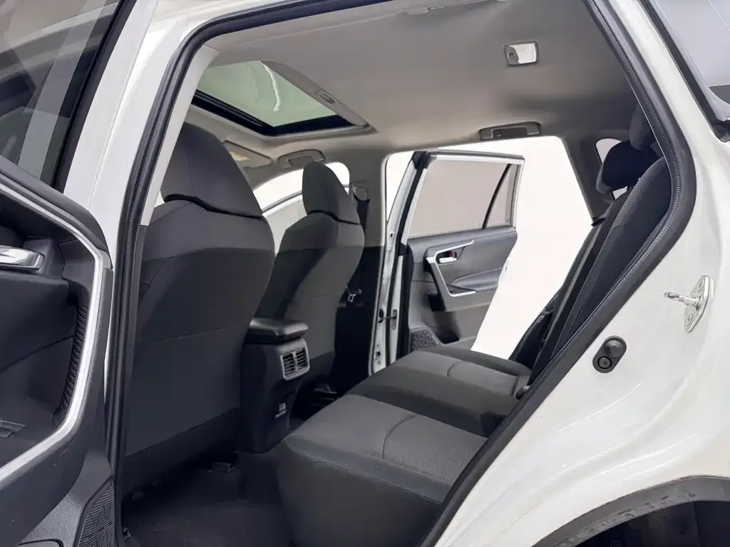 Toyota RAV4 2021 из CN, фото 10