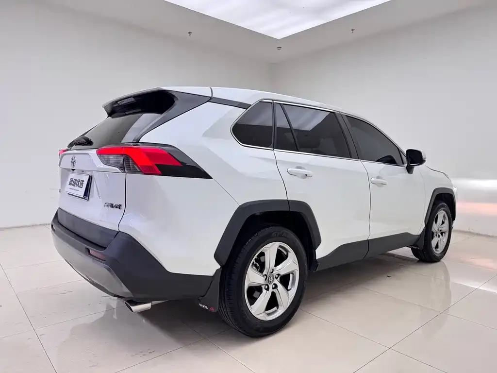 Toyota RAV4 2021 из CN, фото 6