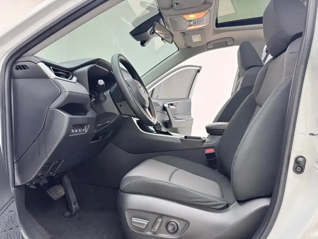 Toyota RAV4 2021 из CN, фото 7
