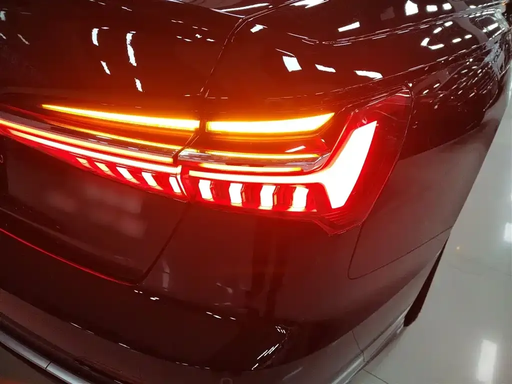 Audi A6L — фото 8