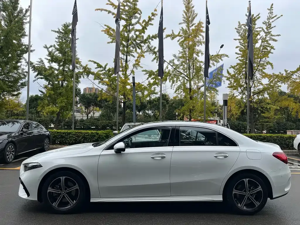 Mercedes-Benz A-Class 2024 из CN, фото 10