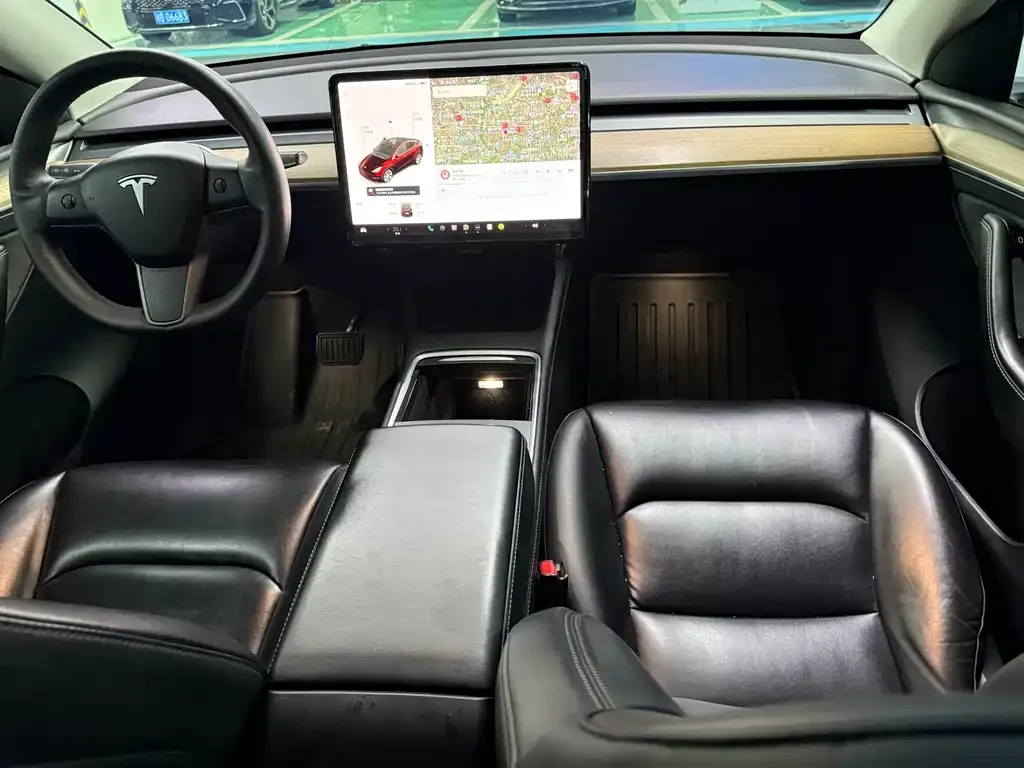 Tesla Model Y — фото 7