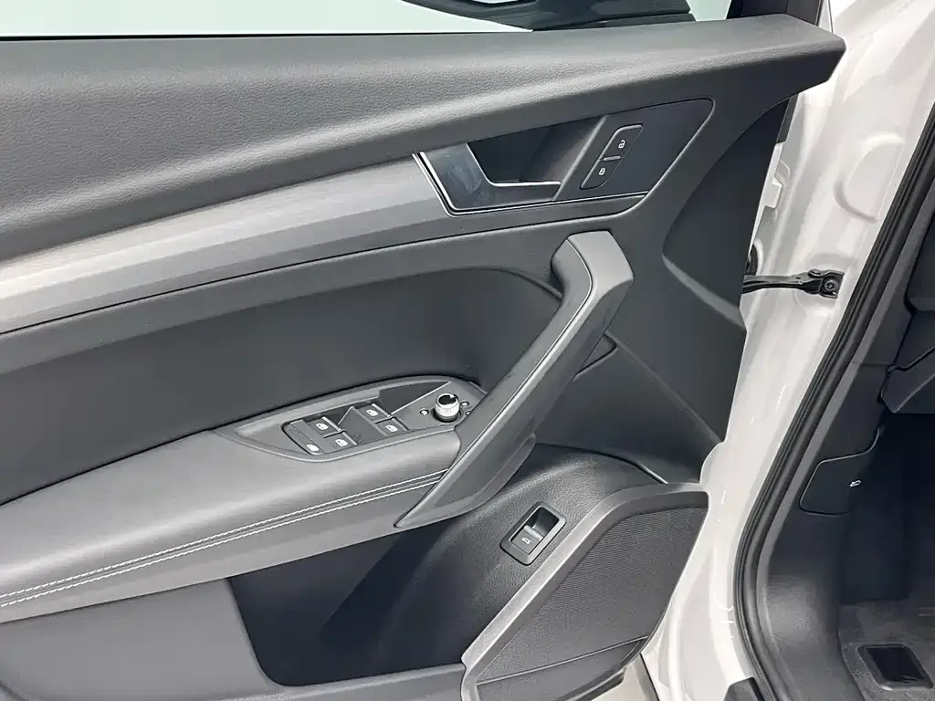 Audi Q5L 2022 из CN, фото 5