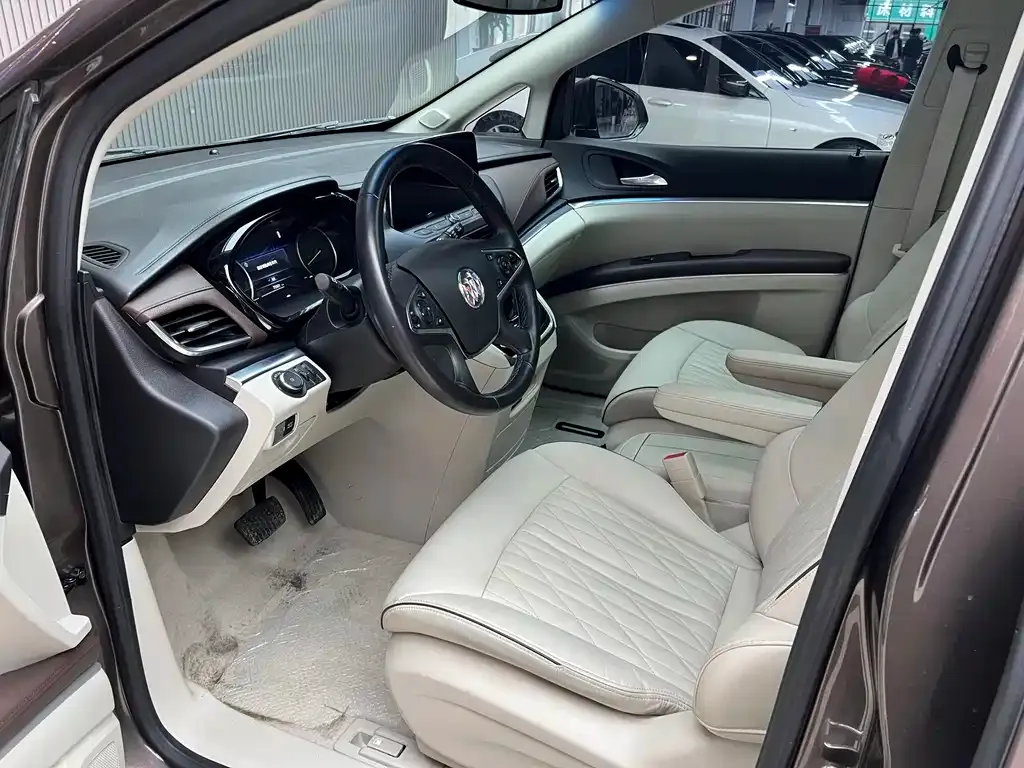 Buick GL8 2022 из CN, фото 3