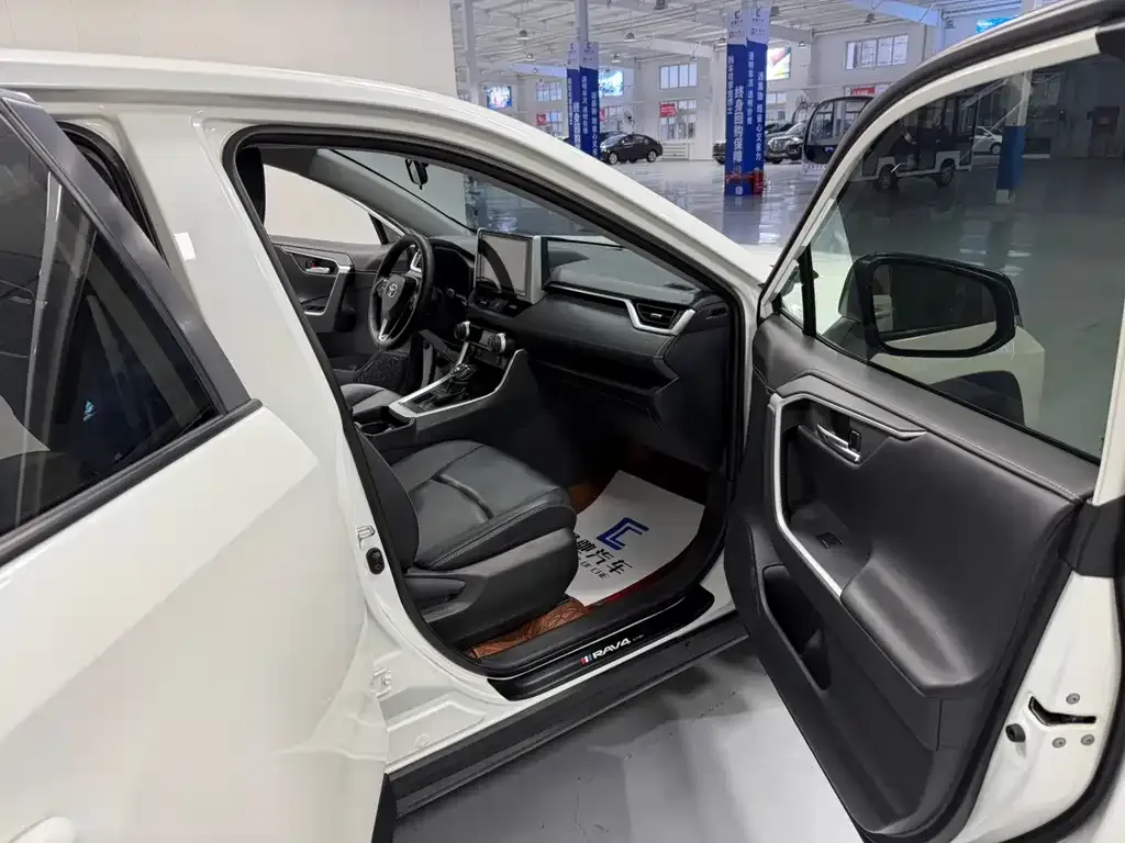 Toyota RAV4 2021 из CN, фото 10