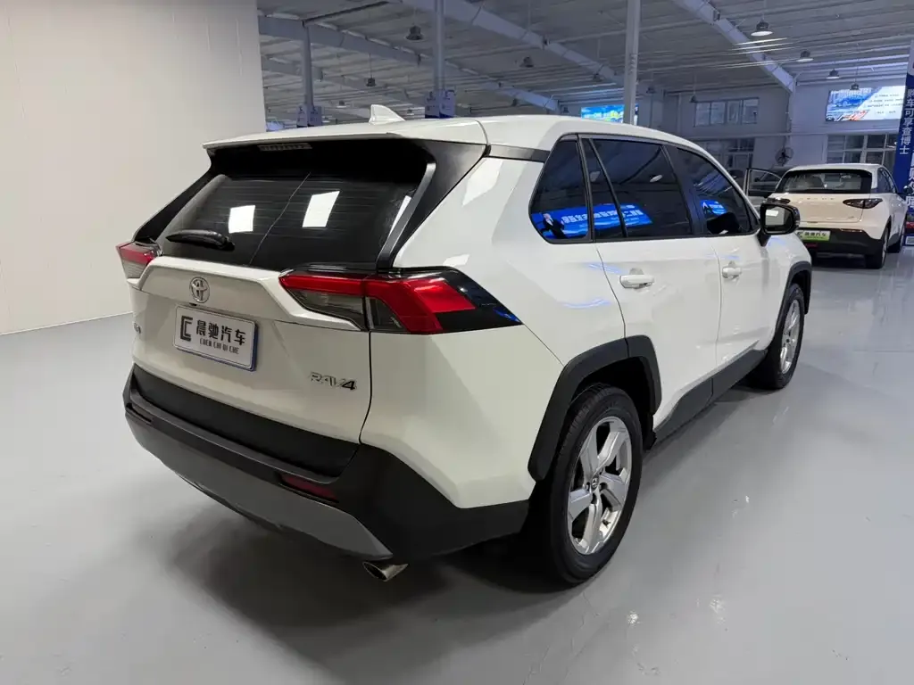 Toyota RAV4 2021 из CN, фото 4