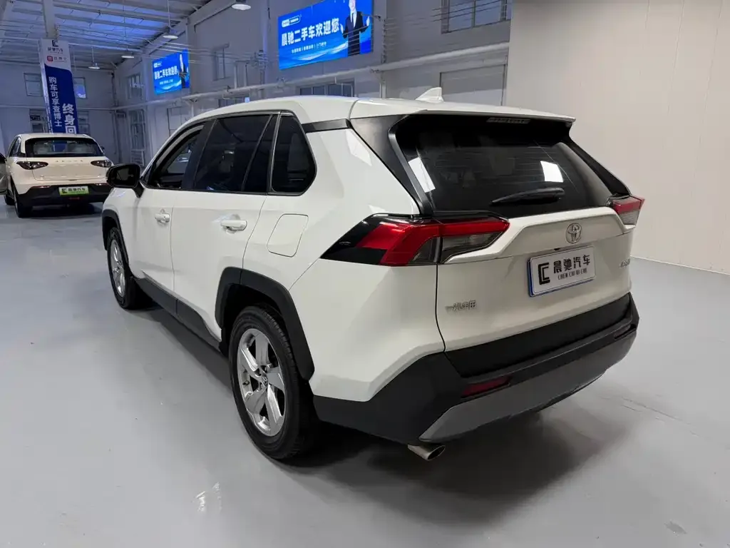 Toyota RAV4 2021 из CN, фото 6
