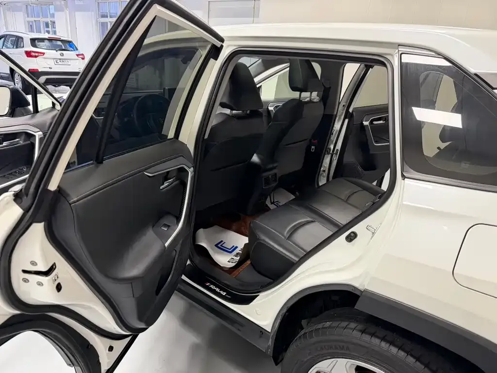 Toyota RAV4 2021 из CN, фото 9