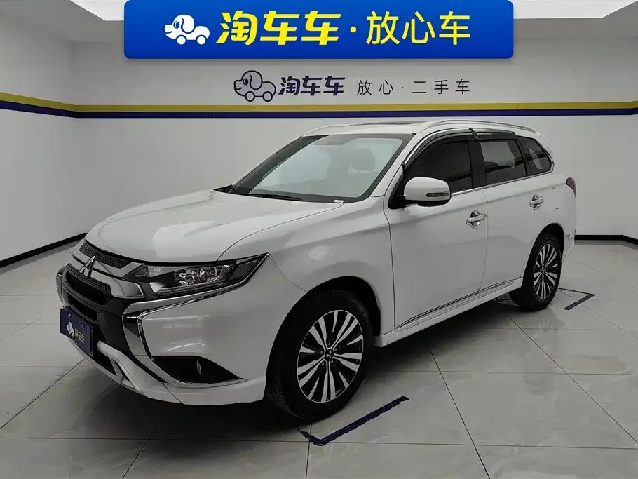Mitsubishi Outlander 2022 из CN, фото 1