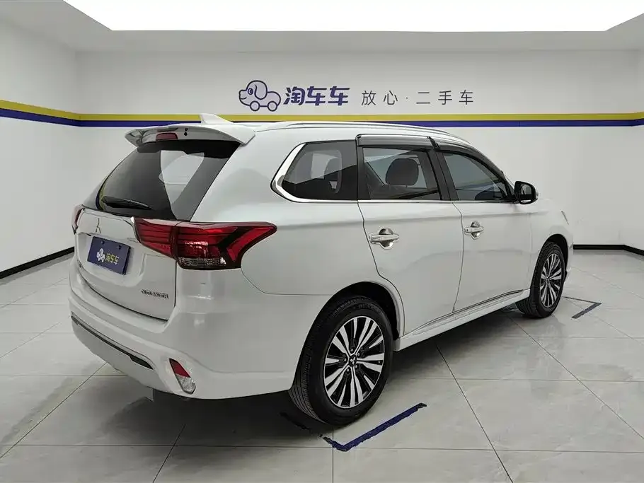 Mitsubishi Outlander 2022 из CN, фото 3