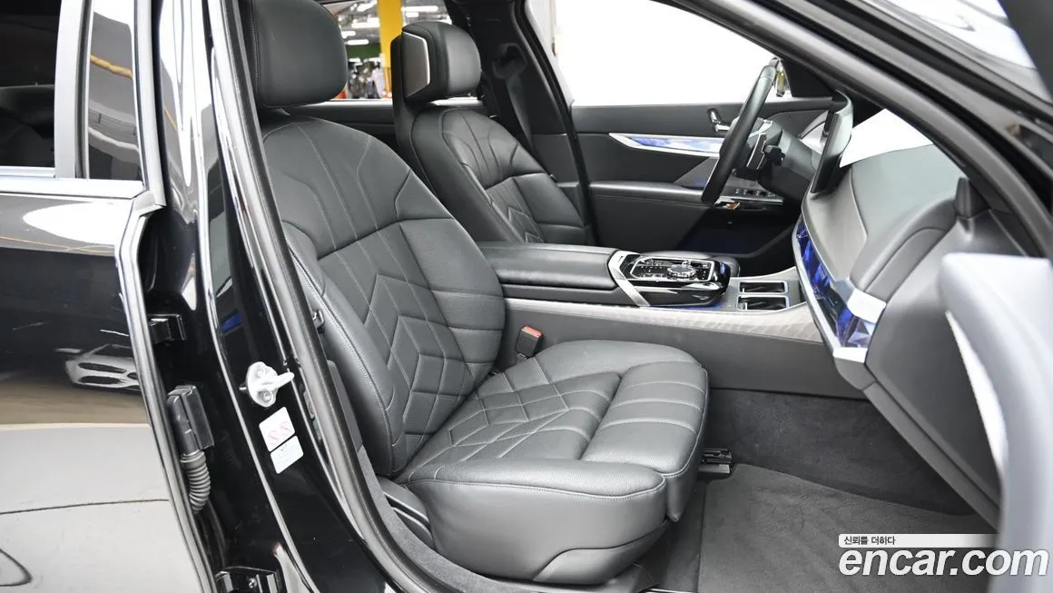 BMW 7-Series 2023 из KR, фото 10