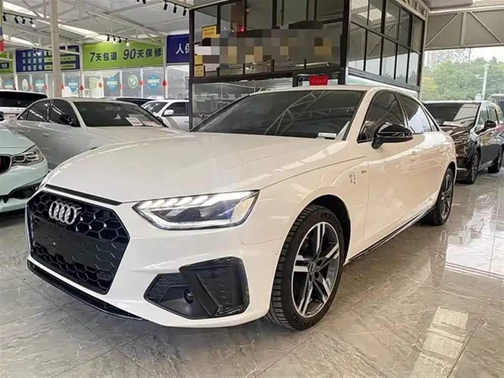 Audi A4L 2022 из CN, фото 1