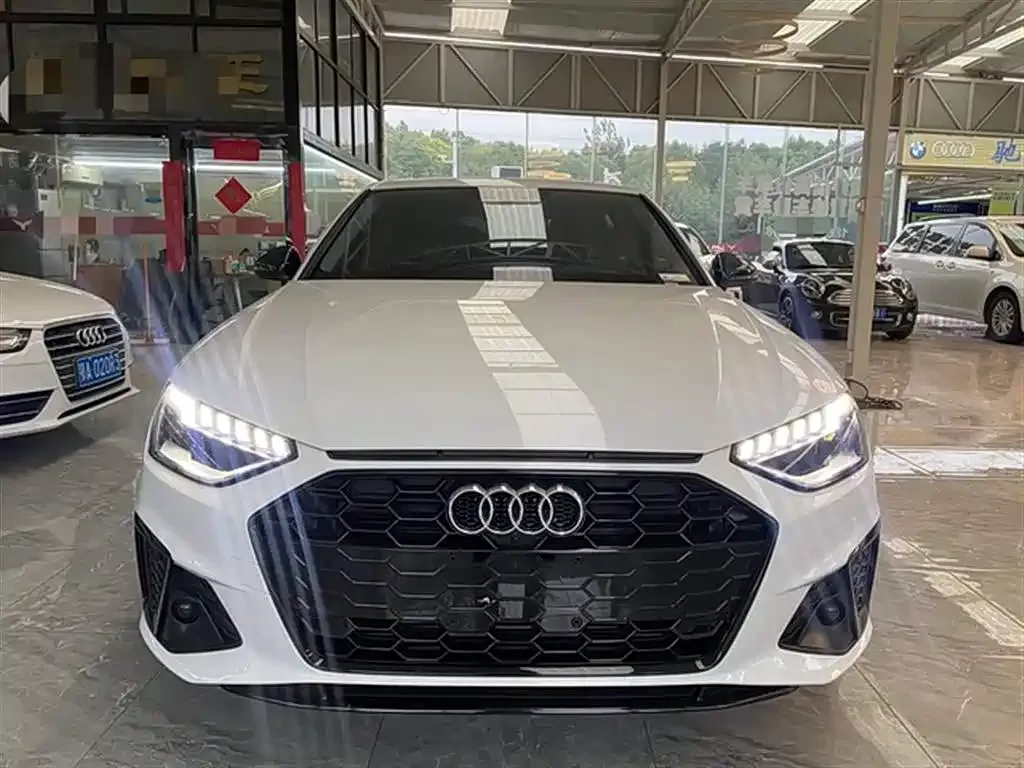 Audi A4L 2022 из CN, фото 2