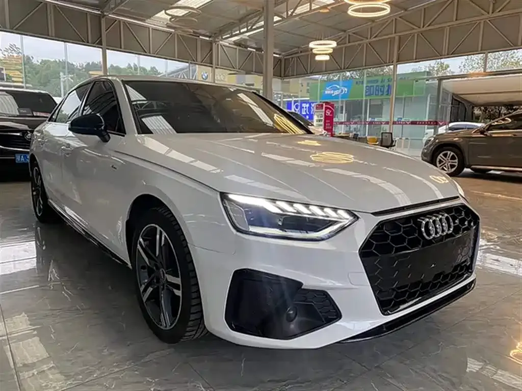 Audi A4L 2022 из CN, фото 3