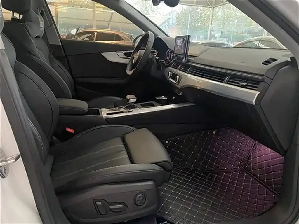 Audi A4L 2022 из CN, фото 8