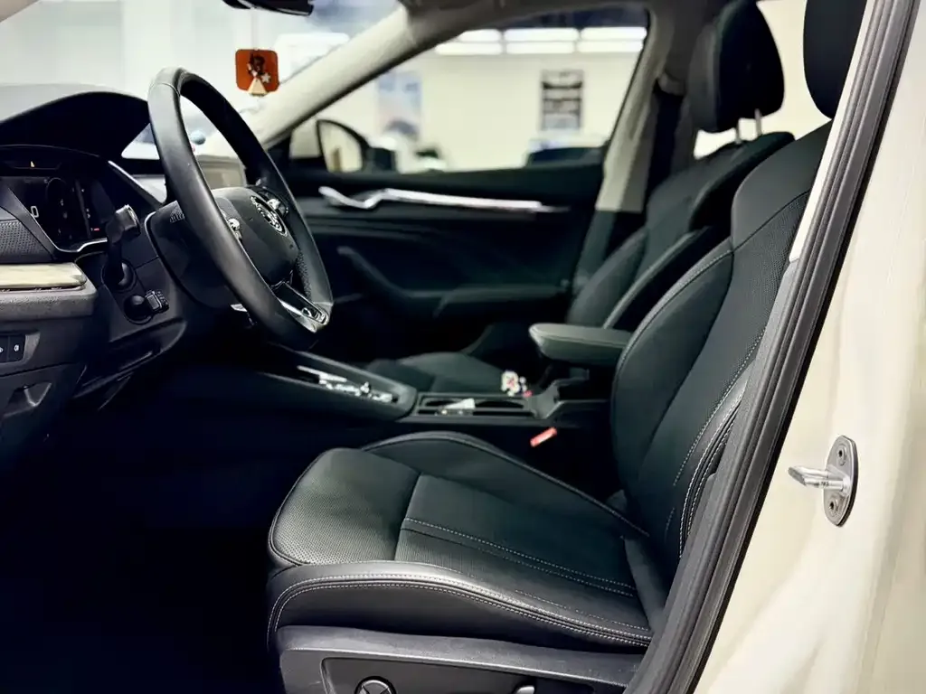 Skoda Octavia — фото 10