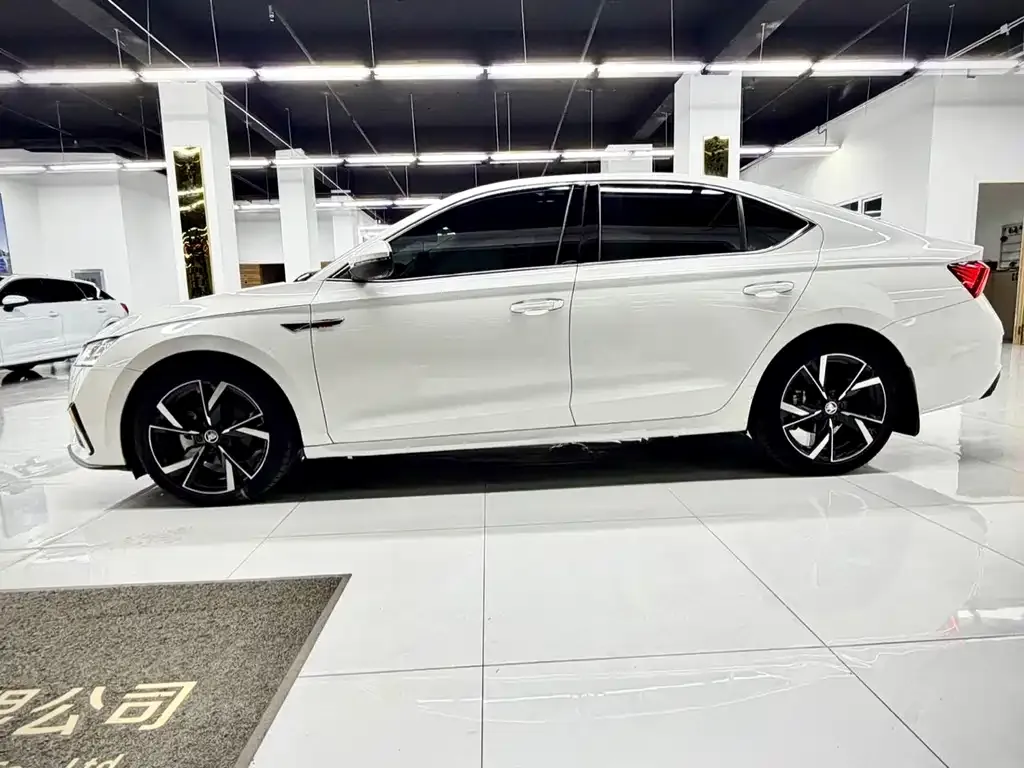 Skoda Octavia — фото 3
