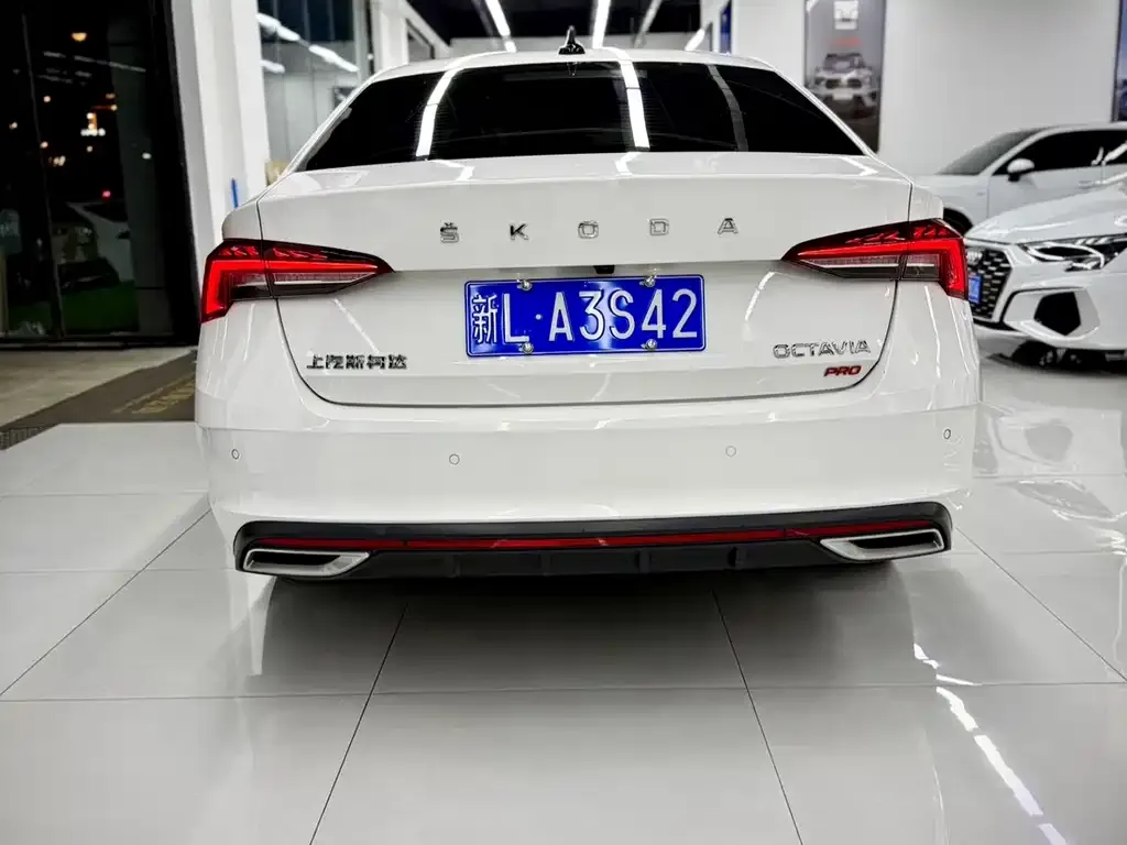 Skoda Octavia — фото 5