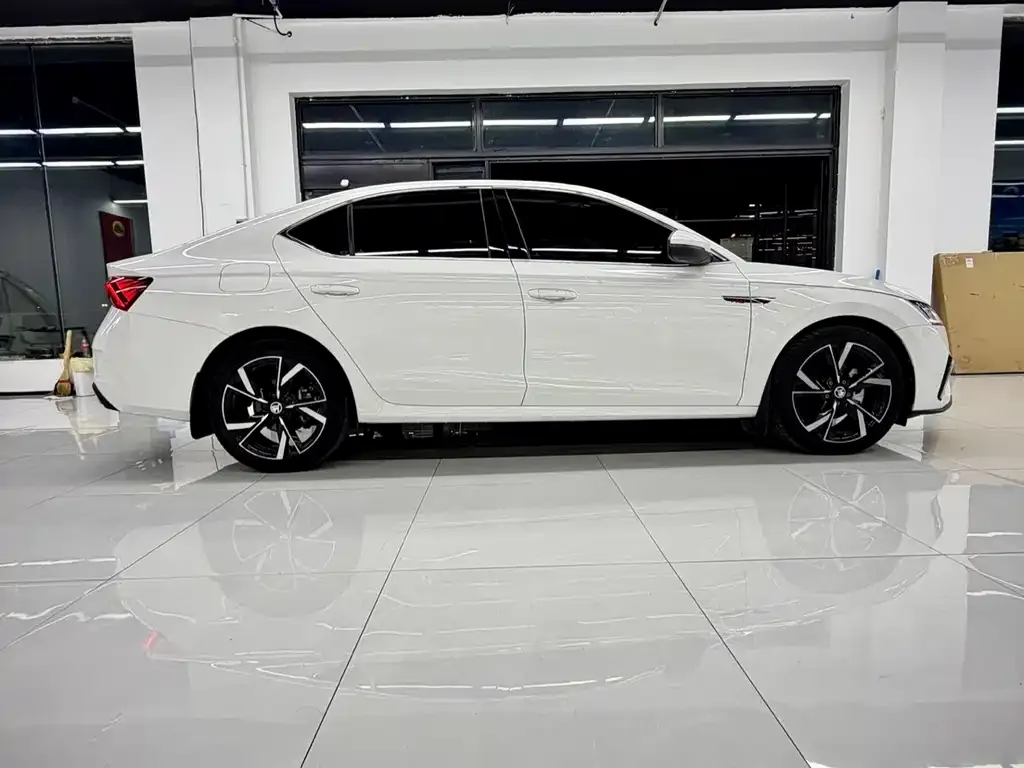 Skoda Octavia — фото 7