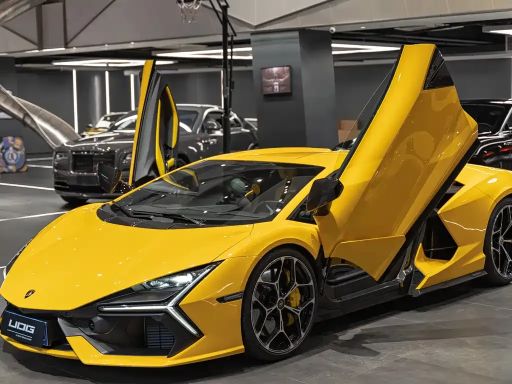Lamborghini Revuelto 2025 из CN, фото 1