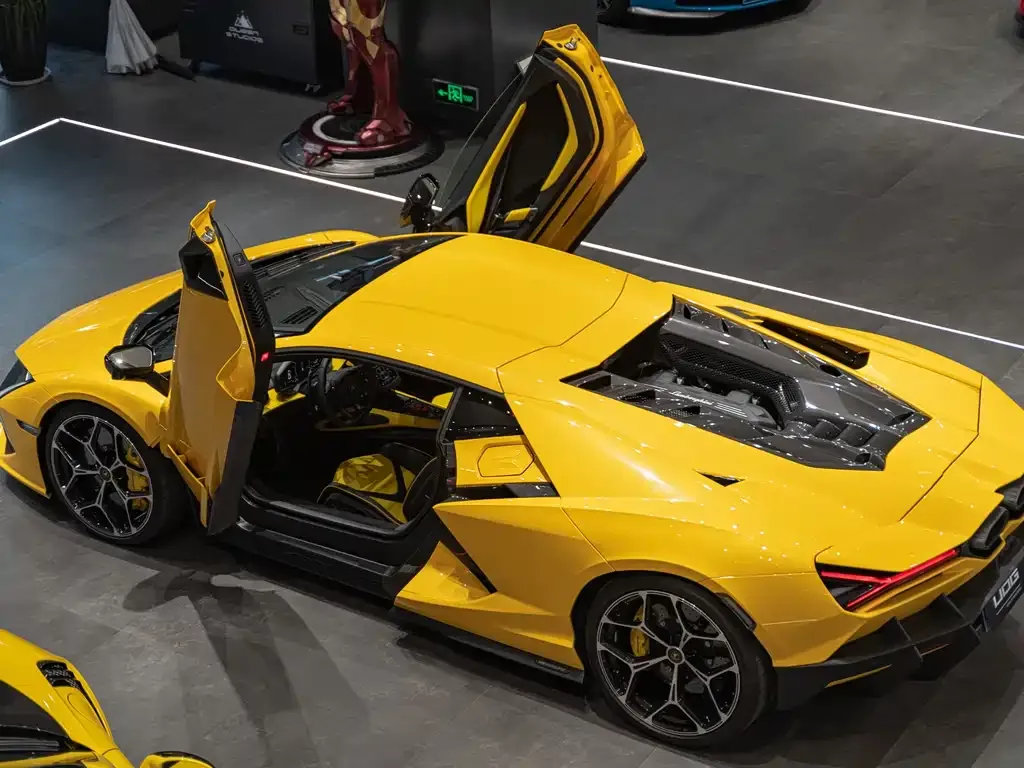 Lamborghini Revuelto 2025 из CN, фото 5