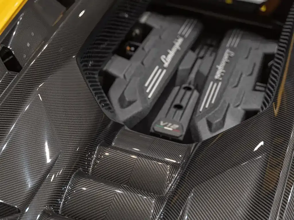Lamborghini Revuelto 2025 из CN, фото 7