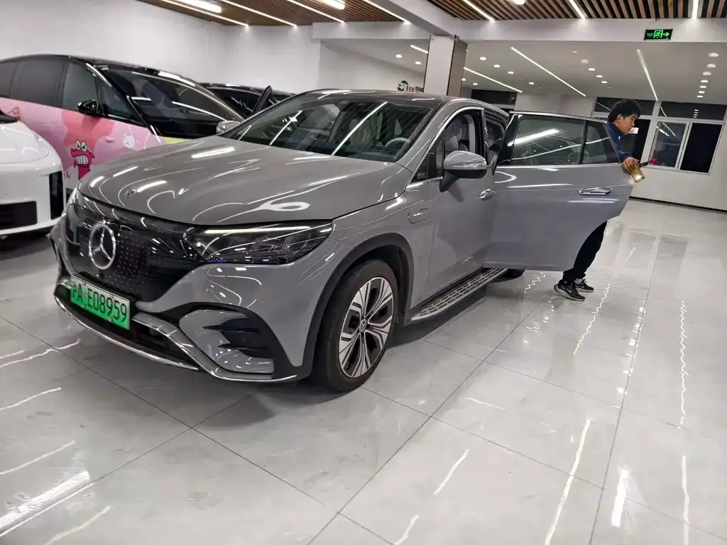 Mercedes-Benz EQE SUV 2023 из CN, фото 1
