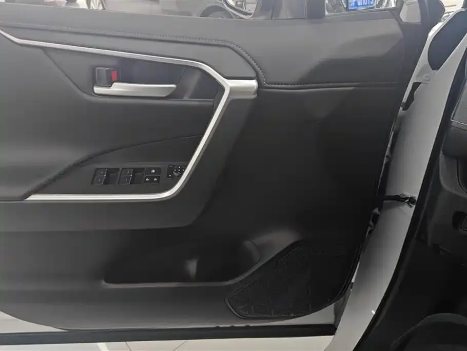 Toyota Wildlander 2024 из CN, фото 7