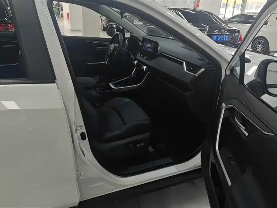 Toyota Wildlander 2024 из CN, фото 8