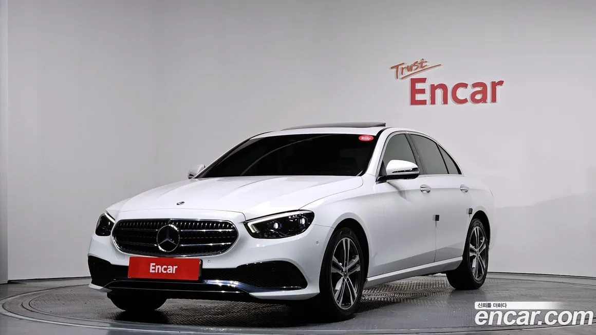 Mercedes-Benz E-Class — фото 1