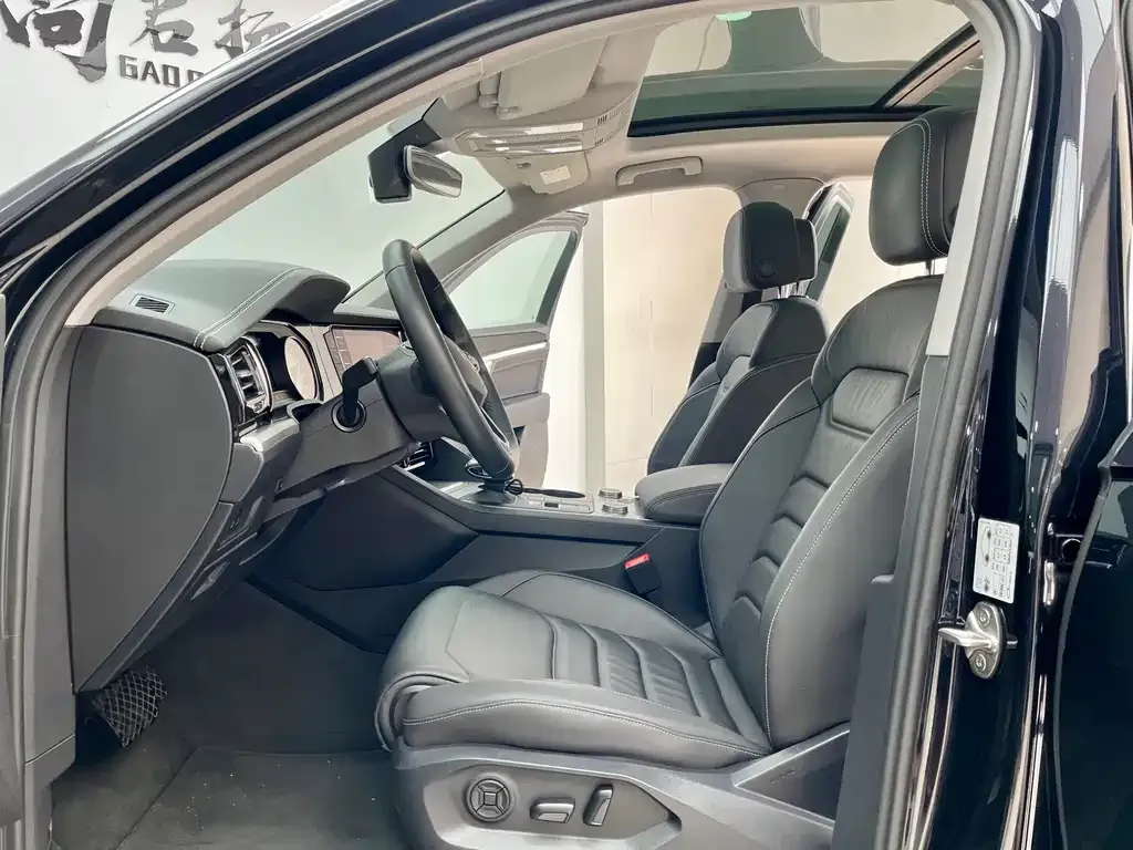 Volkswagen Touareg 2023 из CN, фото 6