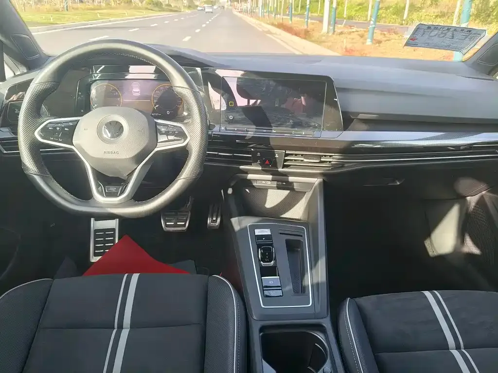 Volkswagen Golf 2022 из CN, фото 6