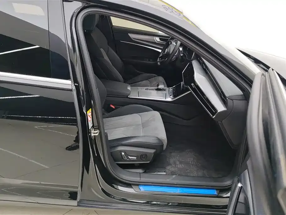 Audi A6L 2023 из CN, фото 8