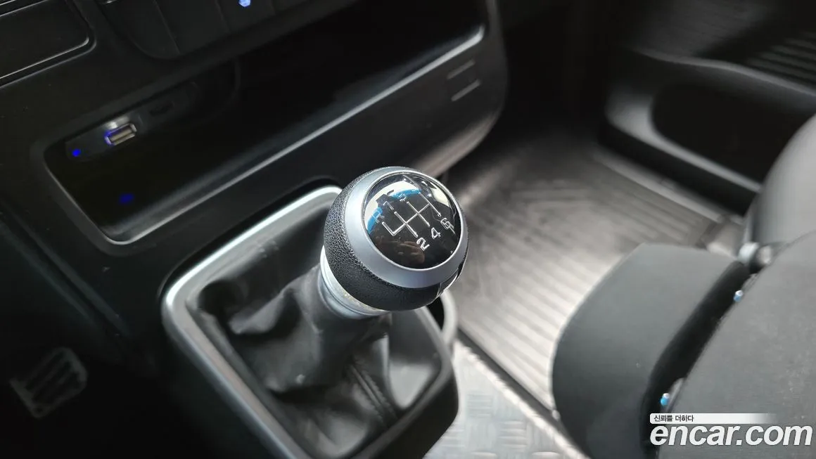 Hyundai Staria — фото 9