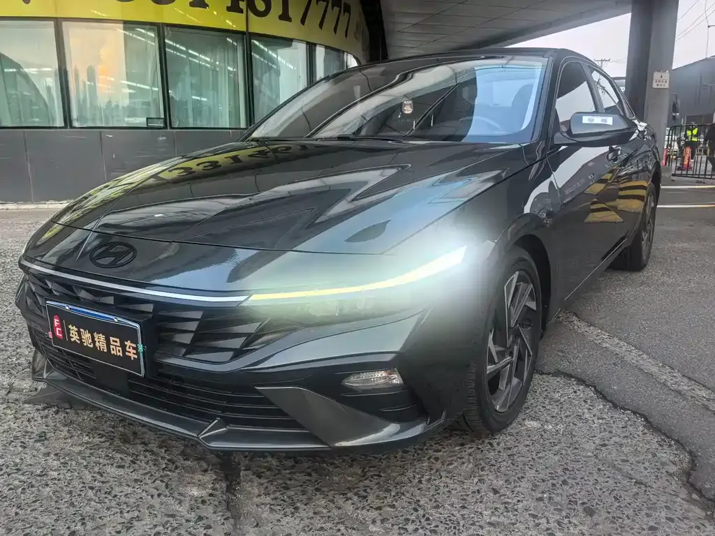 Hyundai Elantra 2023 из CN, фото 1
