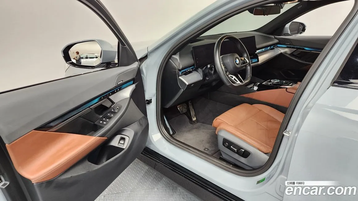BMW 5-Series 2024 из KR, фото 10