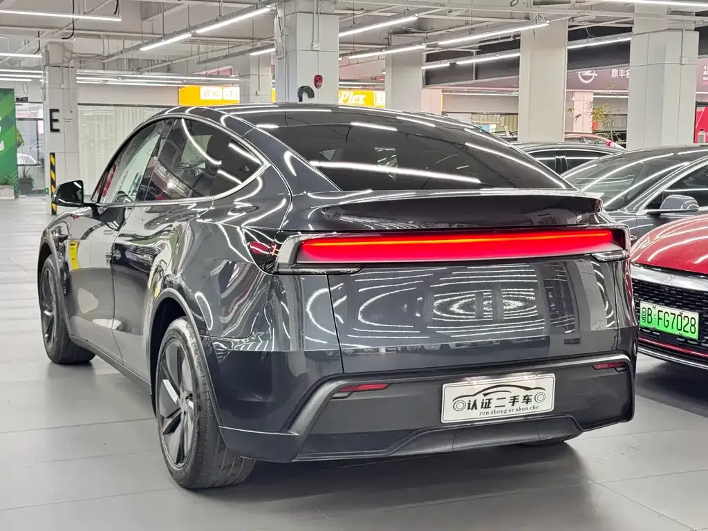 Tesla Model Y 2025 из CN, фото 7